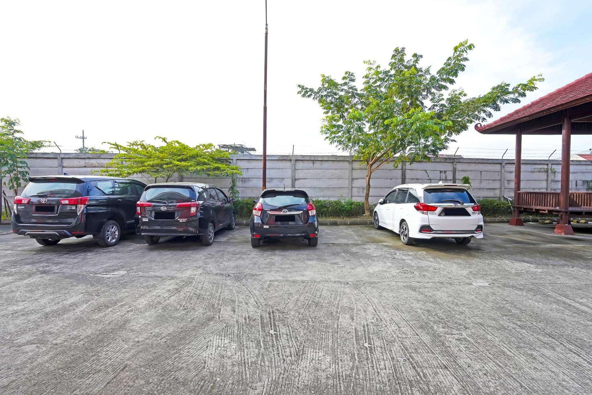 Oyo Flagship 91290 Pondok Inap Shofwa 2 수라바야 외부 사진